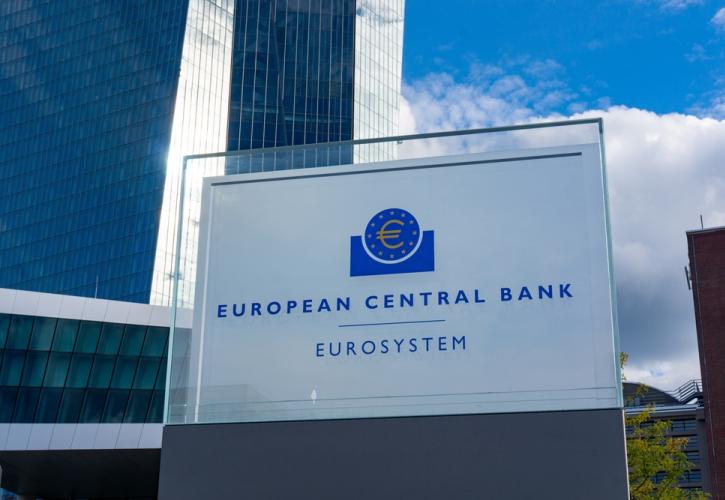 Η ΕΚΤ γιορτάζει τα 25 χρόνια της, σφίγγοντας, όπως ο Τρισέ το 2011, το... λουρί της ρευστότητας