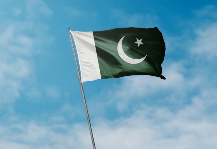 Εκλογές στο Πακιστάν: Η ψηφοφορία σε εξέλιξη, μια ημέρα μετά τις πολυαίμακτες επιθέσεις