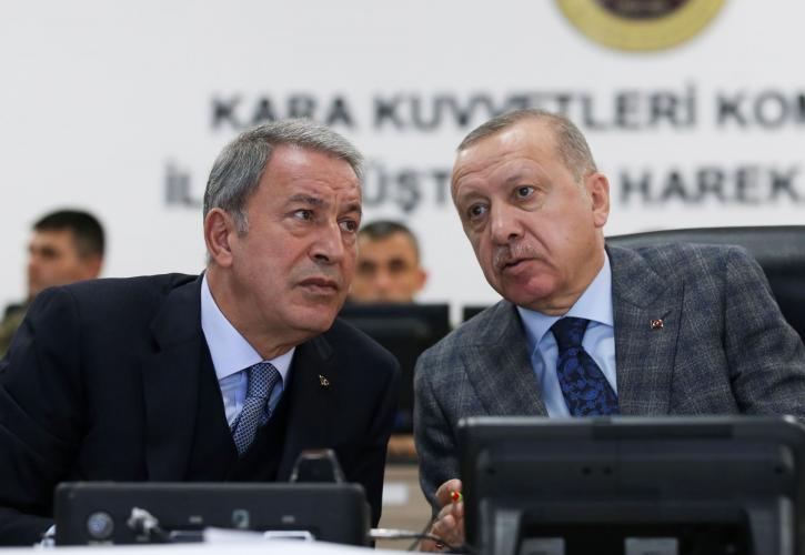 «Τούρκος» ο Ακάρ με τον Ερντογάν που τον «έκοψε» από το υπουργείο Άμυνας