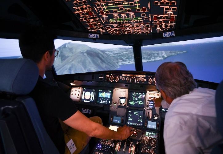 Είδαμε από κοντά πώς θα εκπαιδεύονται πιλότοι και πληρώματα στο AEGEAN CAE Flight Training Center