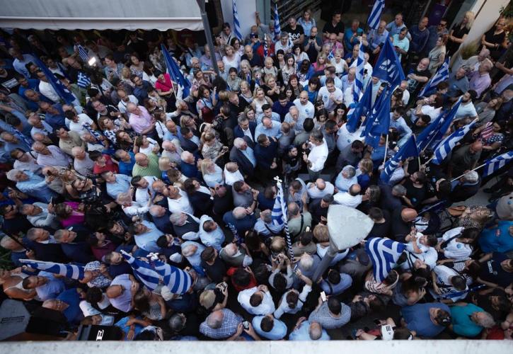 Στα μαρμαρένια αλώνια της αξιωματικής σφάζονται Αλέξης και Νίκος - Ποιος τα βάζει καλύτερα με τα συμφέροντα;