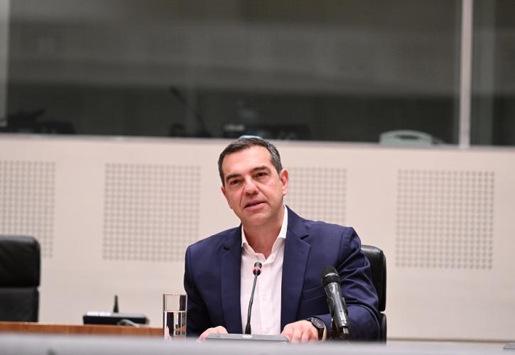 Τσίπρας: Η απάντηση στις κρίσεις και στην ακροδεξιά δεν είναι η αντιπολιτική, ούτε η μετα-πολιτική