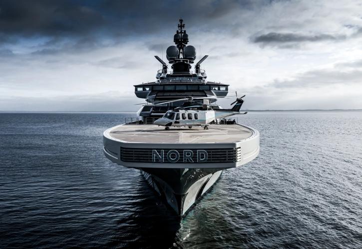 Ρωσικό superyacht διέσχισε τα Στενά του Ορμούζ παρά τον αποκλεισμό