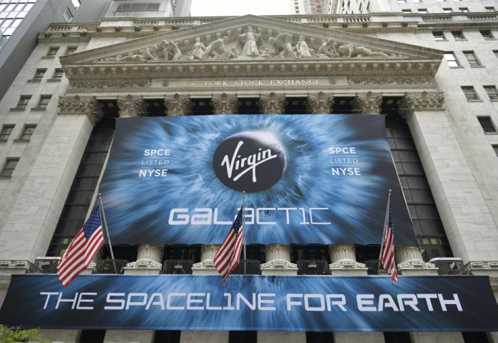 Η Virgin Galactic ξεκινά τις εμπορικές πτήσεις στο διάστημα - Εκτοξεύθηκε η μετοχή πάνω από 40%