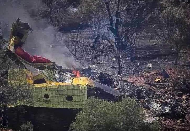 Νεκροί οι δύο πιλότοι του Canadair που κατέπεσε στην Κάρυστο - Tριήμερο πένθος στις Ένοπλες Δυνάμεις