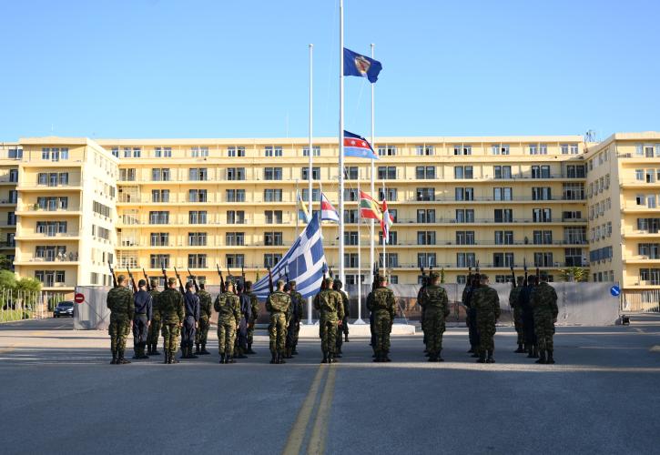 Επιμνημόσυνη δέηση για τους πιλότους του μοιραίου Canadair - Μεσίστια η σημαία στο Πεντάγωνο