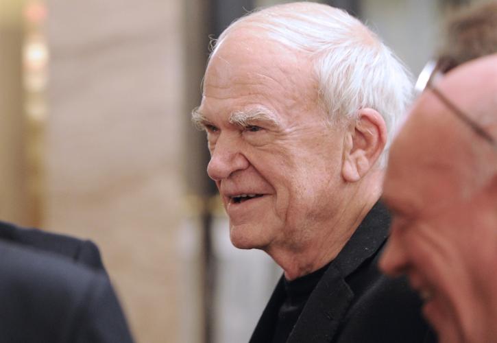 Πέθανε ο συγγραφέας Μίλαν Κούντερα