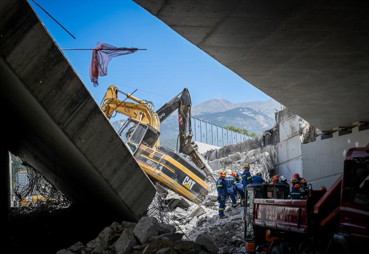 Κατάρρευση γέφυρας στην Πάτρα: Σε κρίσιμη κατάσταση 4 τραυματίες - Συνελήφθησαν τέσσερα άτομα