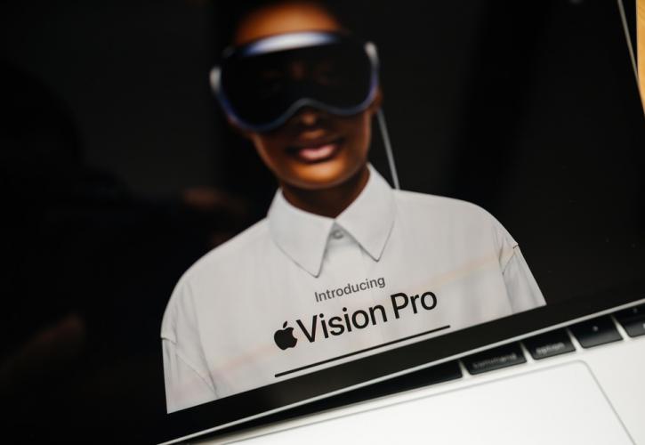 Apple: Μεγάλο «ψαλίδι» στους στόχους παραγωγής για τα headsets Vision Pro