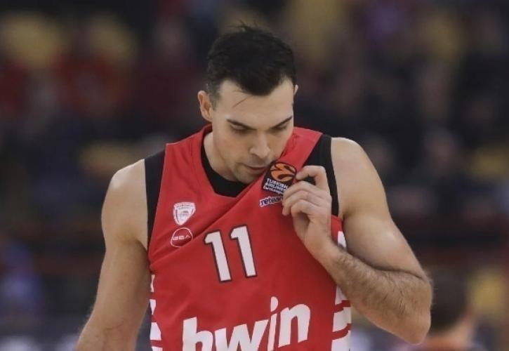 Τη Δευτέρα ξεκαθαρίζει το μέλλον του Σλούκα στον Ολυμπιακό