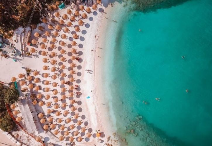 Τούρκοι τουρίστες «πλημμυρίζουν» μετά από 7 χρόνια τις ακτές της Θάσου
