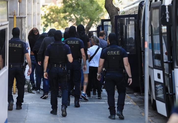 Νέα Φιλαδέλφεια: Στον εισαγγελέα οι 94 συλληφθέντες - Συνεχίζονται οι έρευνες και οι συλλήψεις