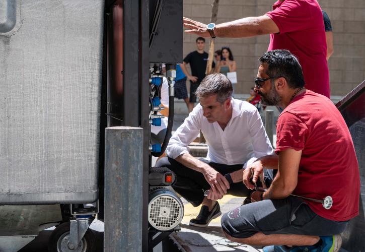 Δήμος Αθηναίων: Άρχισαν να τοποθετούνται 350 συστήματα βυθιζόμενων κάδων
