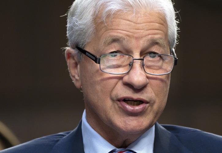 Ξεπέρασε τις εκτιμήσεις α' τριμήνου η JPMorgan - Ντάιμον: «Η οικονομία των ΗΠΑ αντιμετωπίζει σημαντικές αναταράξεις»
