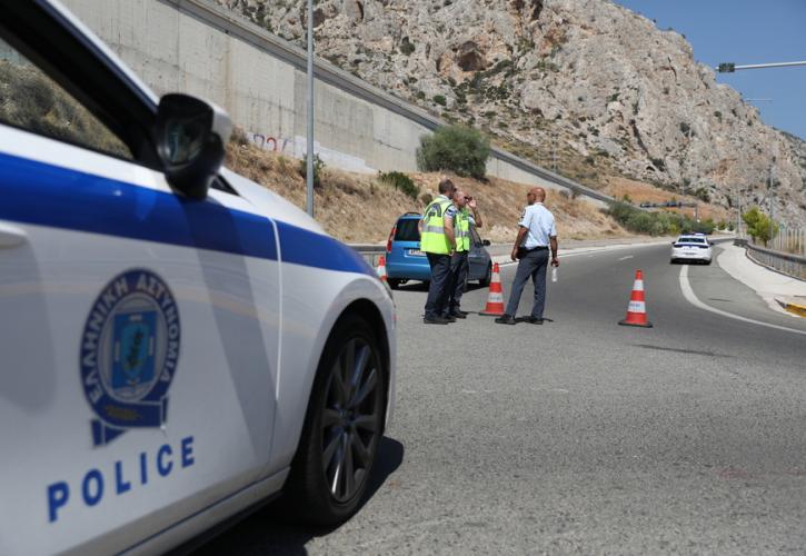 Σε εξέλιξη η μετάγγιση του επικίνδυνου φορτίου από το βυτιοφόρο - Πού έχει διακοπεί η κυκλοφορία