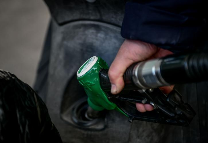 Καύσιμα: Φλερτ με τα 2 ευρώ για τη βενζίνη – Τι συμβαίνει με τις τιμές στα νησιά