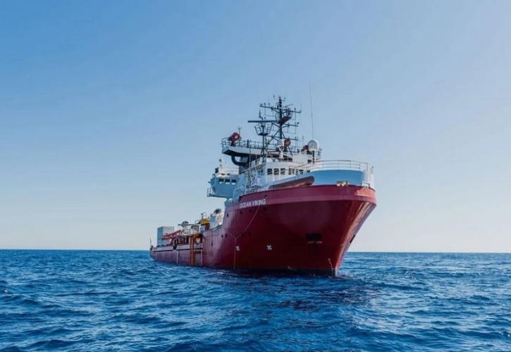 Ιταλία: Το Ocean Viking διέσωσε 500 μετανάστες ανοιχτά της Λαμπεντούζα