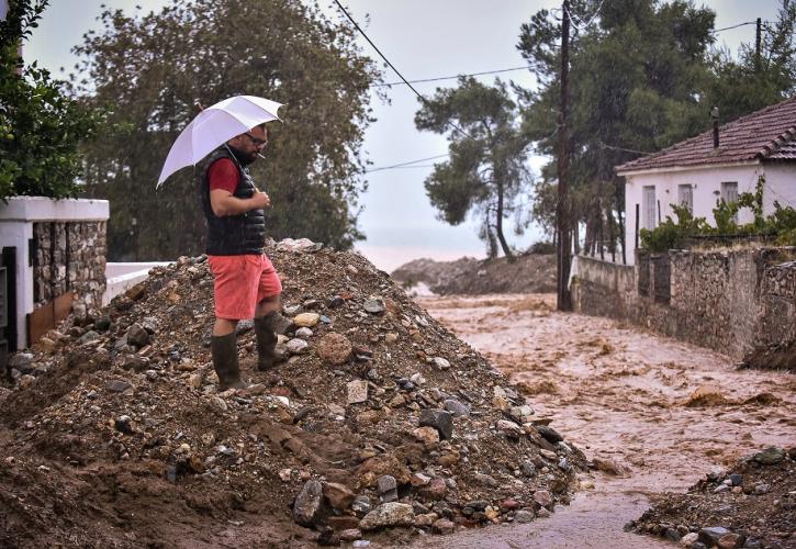 Κακοκαιρία Elias: Εικόνες καταστροφής σε Βόλο, Καρδίτσα, Λάρισα και Β. Εύβοια - Χιλιάδες διασώσεις πολιτών