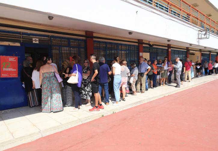 ΣΥΡΙΖΑ: Μεγάλη συμμετοχή στις εσωκομματικές κάλπες- Παράταση μιας ώρας στις εκλογές