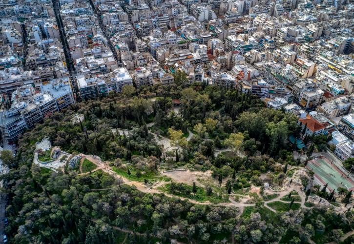 Ο δήμος Αθηναίων ψηφιοποιεί 400.000 οικοδομικές άδειες