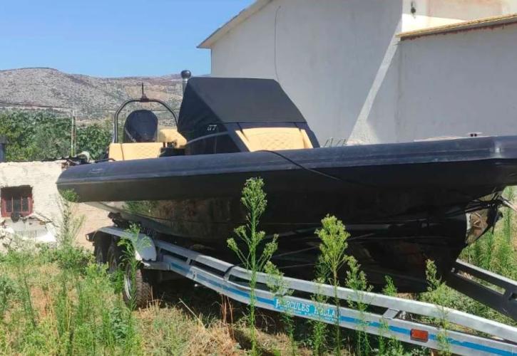 Κλεμμένο σκάφος από τη μαρίνα της Βουλιαγμένης βρέθηκε στα Άνω Λιόσια