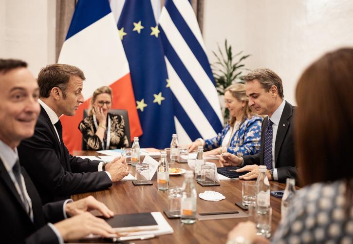 Συνάντηση Μητσοτάκη – Μακρόν στη Μάλτα: Η Ελλάδα θα παραμείνει συνεπής στην πολιτική φύλαξης των συνόρων