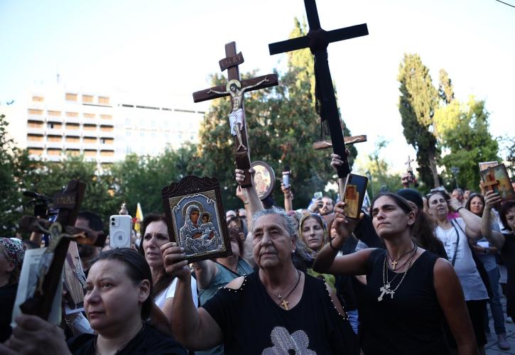 Σύνταγμα: Προσαγωγές ατόμων στο συλλαλητήριο ενάντια στις ταυτότητες