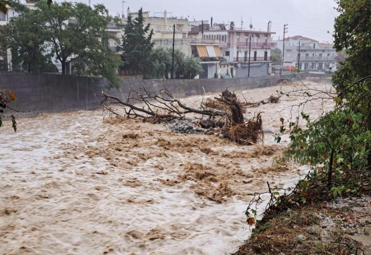 Στο υπ. Κλιματικής Κρίσης ο Κυριάκος Μητσοτάκης - Μετεωρολόγοι: «Πρωτοφανή ύψη βροχής»