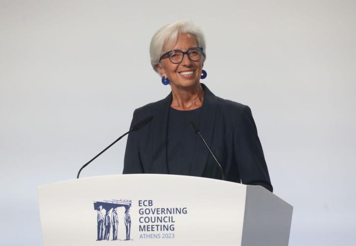 Bloomberg: Οι αγορές αυξάνουν τα στοιχήματα για μείωση επιτοκίων - Εντείνονται οι πιέσεις σε Λαγκάρντ