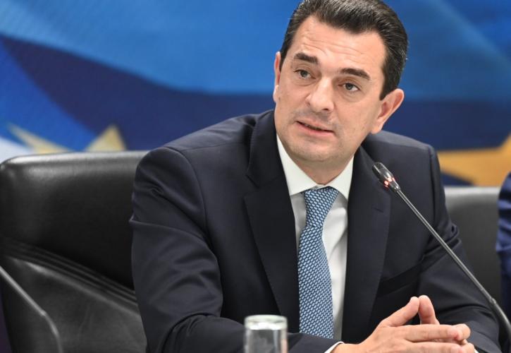 Σκρέκας: Υπάρχουν ευρήματα για παραπλανητικές εκπτώσεις, θα επιβληθούν εκ νέου πρόστιμα