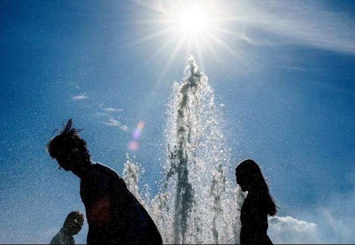 Μέτρα προστασίας από τον καύσωνα – Ποιοι κινδυνεύουν περισσότερο
