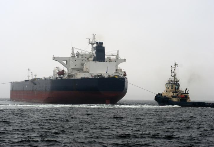 Ερυθρά Θάλασσα: Αρκετά τάνκερ συνεχίζουν να αποφεύγουν το Σουέζ παρά τη ναυτική επιχείρηση των ΗΠΑ