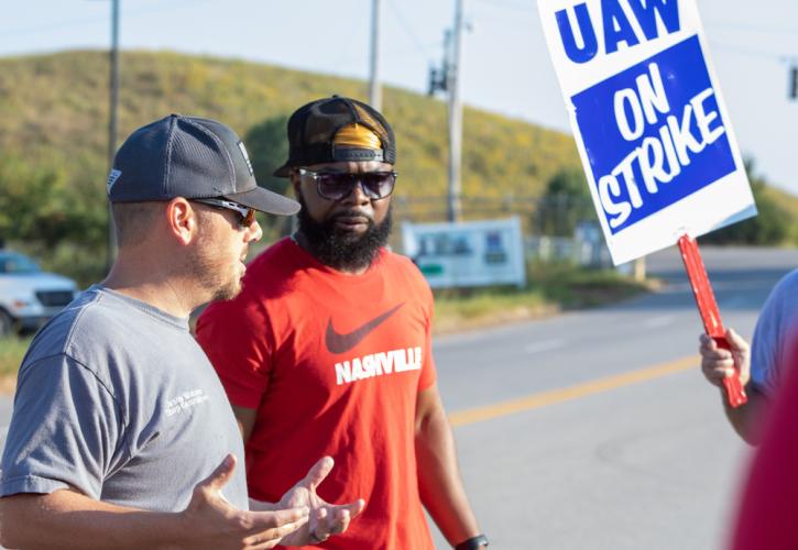 UAW: «Χτυπά» και τη Stellantis το απεργιακό «κύμα» - Συνολικά πάνω από 40.000 οι απεργοί στο Ντιτρόιτ