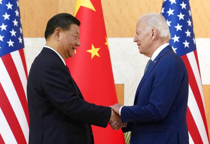 ΗΠΑ-Κίνα: Τηλεφωνική επικοινωνία Μπάιντεν με Σι για τη «διαχείριση των διμερών εντάσεων»