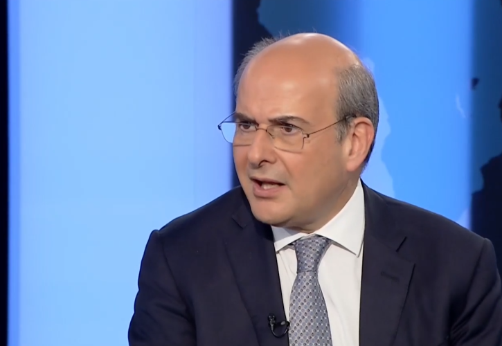 Χατζηδάκης: Δεν αντιμετωπίζουμε οριζόντια τους ελεύθερους επαγγελματίες - Μείωση για όσους πληρώνουν