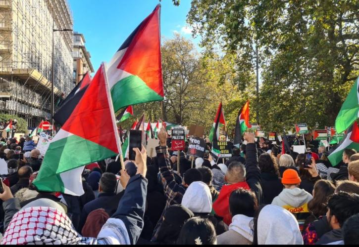 Βρετανία: Τουλάχιστον 100.000 διαδηλωτές υπέρ των Παλαιστινίων σήμερα στους δρόμους του κεντρικού Λονδίνου