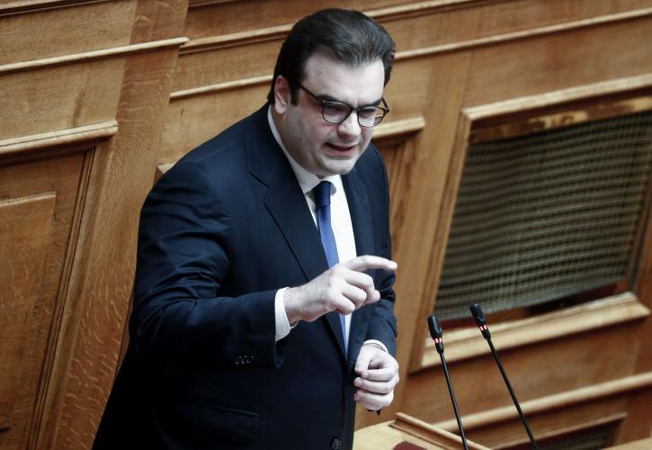 Πιερρακάκης: Θα αλλάξουν όλα τα βιβλία στη σχολική εκπαίδευση - Κανόνας το πολλαπλό βιβλίο