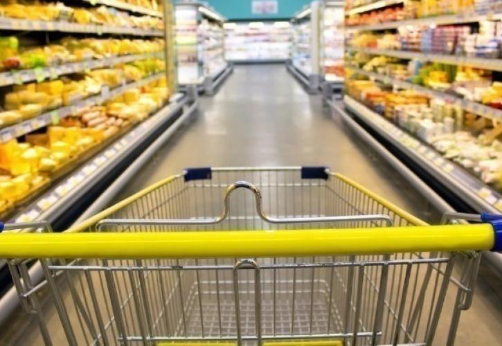 Σούπερ μάρκετ: «Φουντώνει» η μάχη στα νησιά ελέω τουρισμού