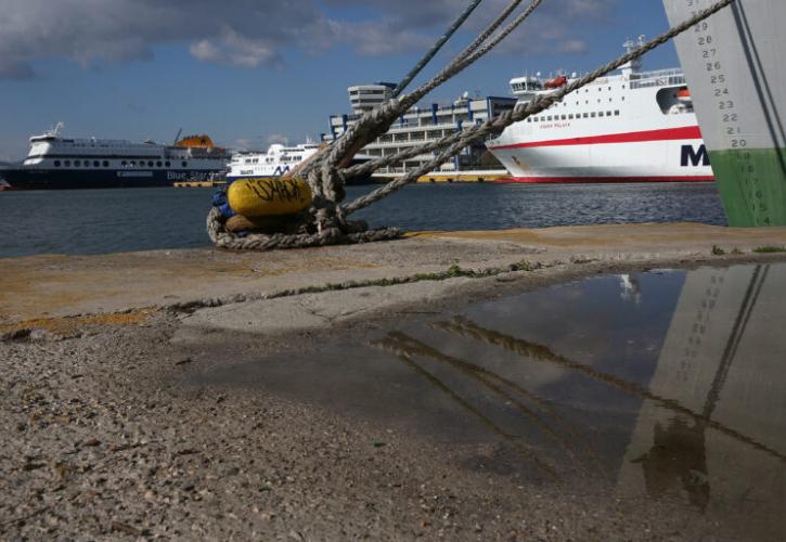 Aπαγόρευση απόπλου του «Κρήτη ΙΙ» από το λιμάνι του Πειραιά λόγω βλάβης