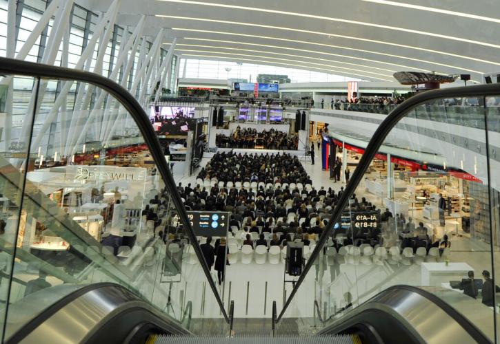 Δεκάδες Έλληνες ταξιδιώτες εγκλωβισμένοι στα αεροδρόμια της Βουδαπέστης και των Βρυξελλών