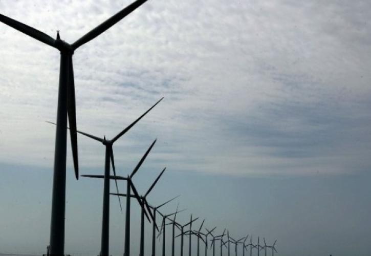 ΔOE: Αξιοσημείωτη η αύξηση των ανανεώσιμων πηγών ενέργειας το 2023, αλλά χρειάζεται άλλη μια προσπάθεια