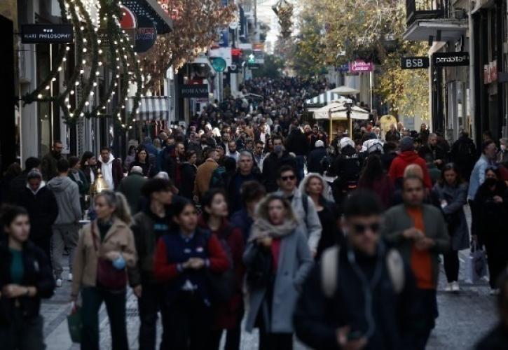 Χειμερινές εκπτώσεις: Ανοιχτά σήμερα τα εμπορικά καταστήματα