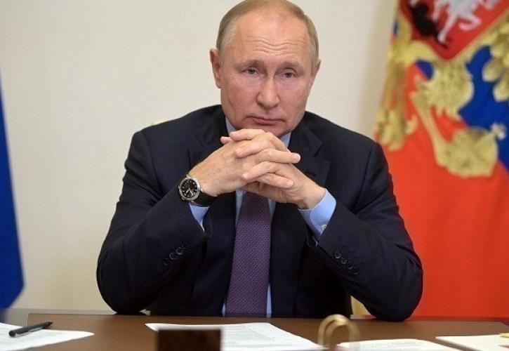 Πούτιν: «Αγενές» το προσβλητικό σχόλιο του Μπάιντεν