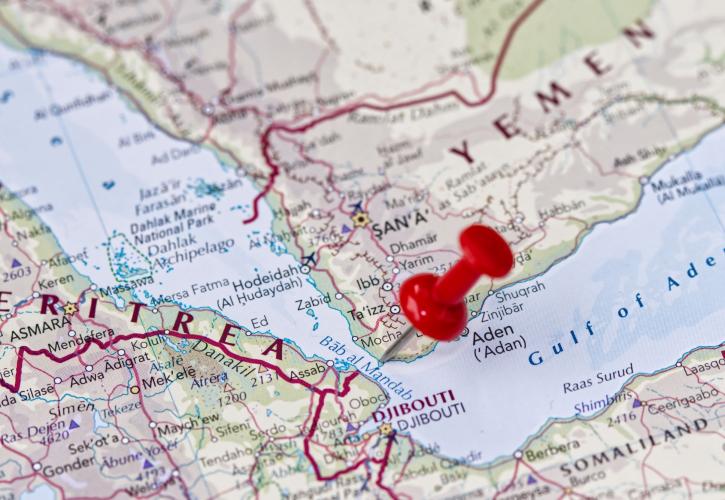 Υεμένη: Έκρηξη και πυραύλους ανέφερε πλοίο ανοικτά της Αλ Χουντάιντα