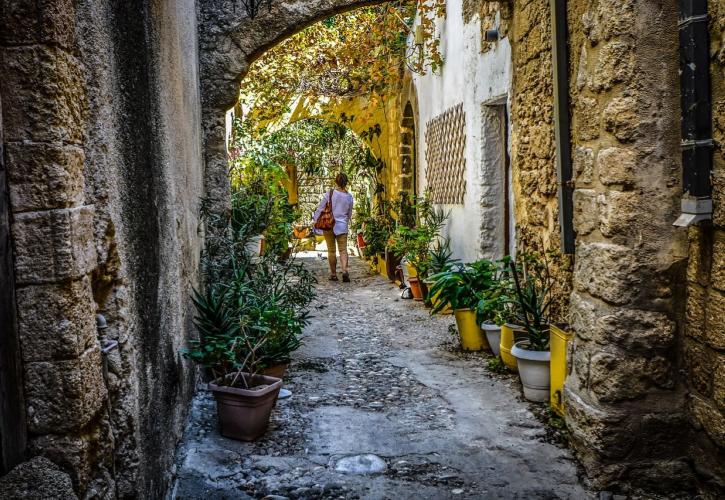 Ποιο ελληνικό νησί είναι κορυφαίο για σόλο... διακοπές