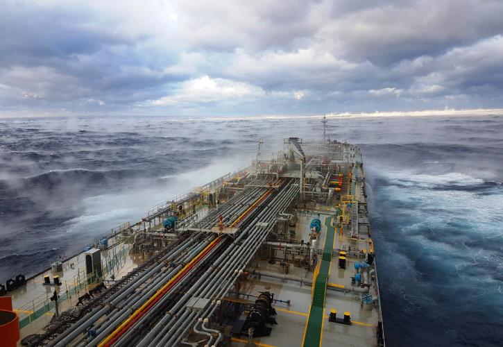 Ερυθρά Θάλασσα: Διεκόπη ο πλους τάνκερ με LNG λόγω των αμερικανο-βρετανικών πληγμάτων στους Χούθι