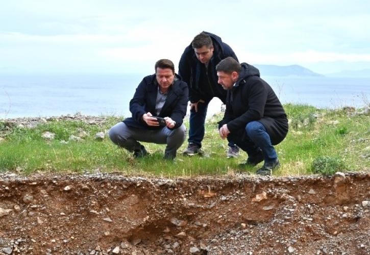 Αυτοψία στο κατεστραμμένο επαρχιακό δίκτυο Επιδαύρου - Καλλονής από τον περιφερειάρχη Αττικής Ν. Χαρδαλιά