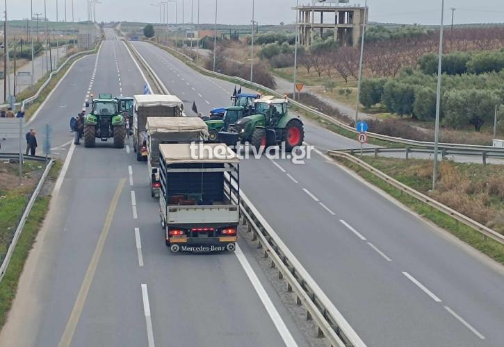 Θεσσαλονίκη: Η αστυνομία ανέκοψε πορεία των αγροτών προς το αεροδρόμιο «Μακεδονία»