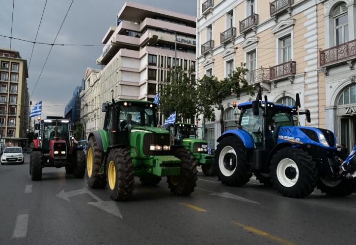 Έφτασαν στο Σύνταγμα τα πρώτα τρακτέρ - Πρόσθετες κυκλοφοριακές ρυθμίσεις από την ΕΛΑΣ