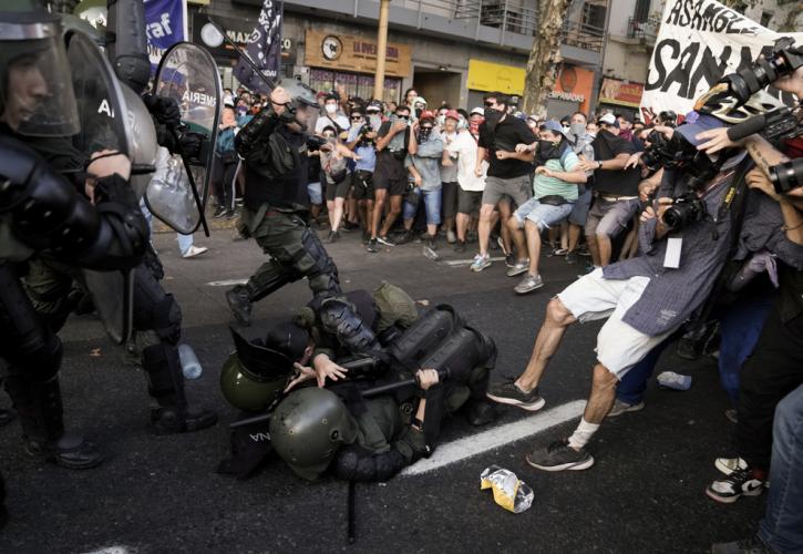 Αργεντινή: Χαλάρωση των κανόνων για τη χρήση όπλων από την αστυνομία